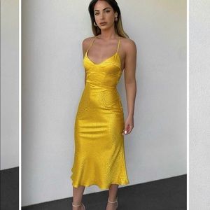 Jaus Dress. Yellow . Large